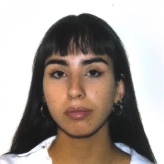 Portrait of Patricia Prego, Product Designer at Lyra.